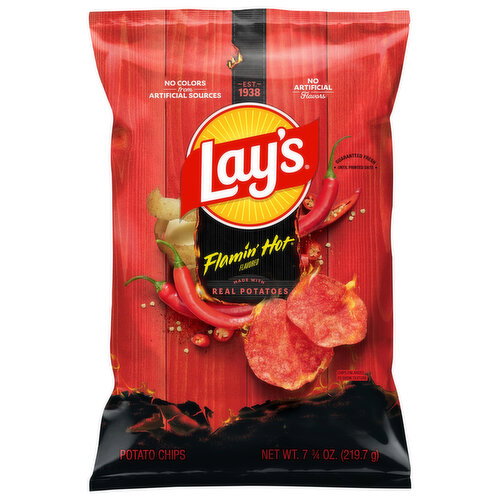 Lay's Flamin' Hot Flavored Potato Chips Image 1 of 3